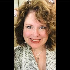 Meet your Posher, Christi  Top Rated Seller